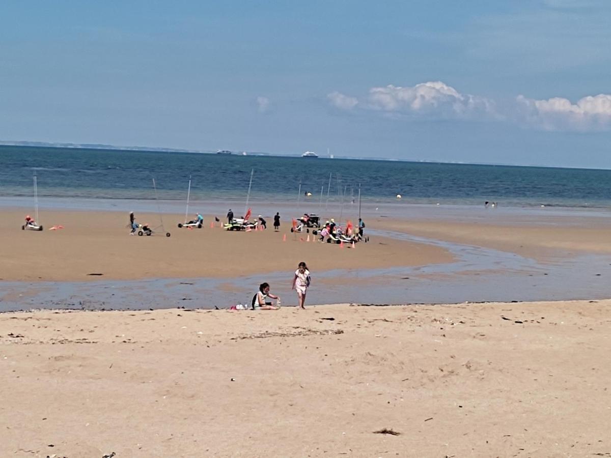 Chez Chon Et Jean-Marie Lägenhet Hermanville-sur-Mer Exteriör bild