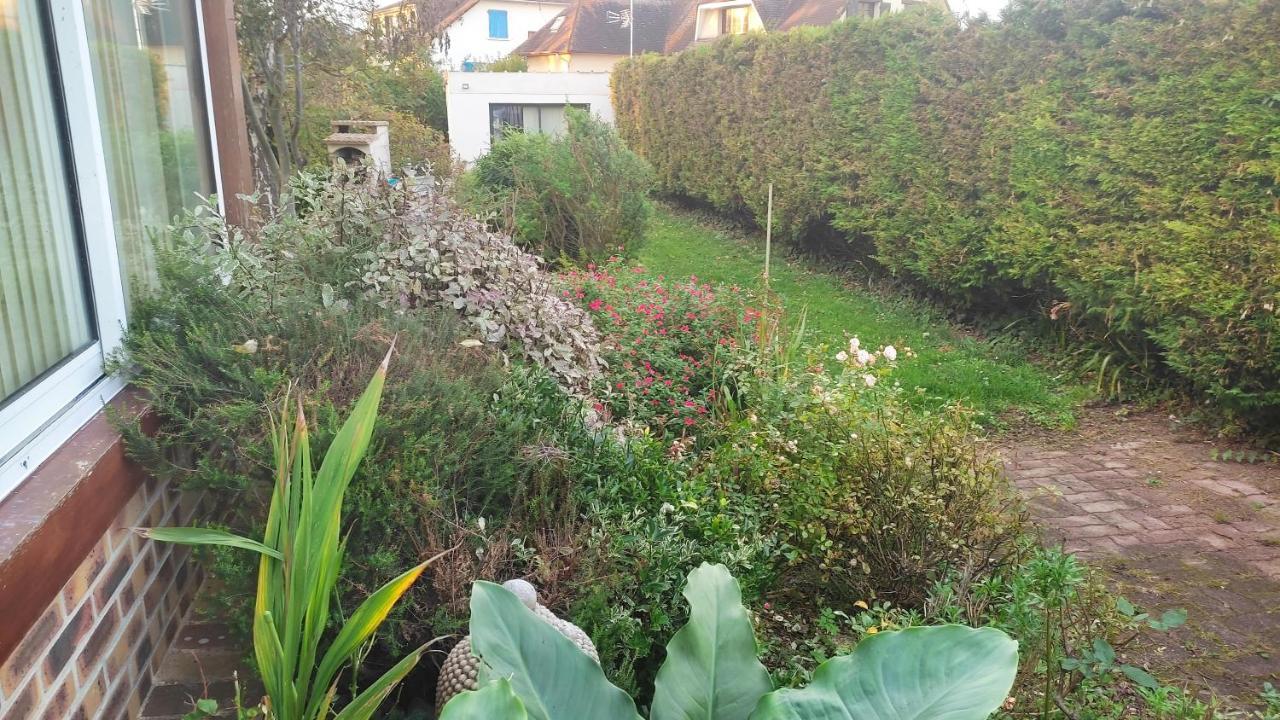 Chez Chon Et Jean-Marie Lägenhet Hermanville-sur-Mer Exteriör bild